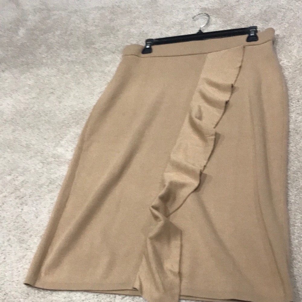 Ann Taylor ruffled front sweater skirt